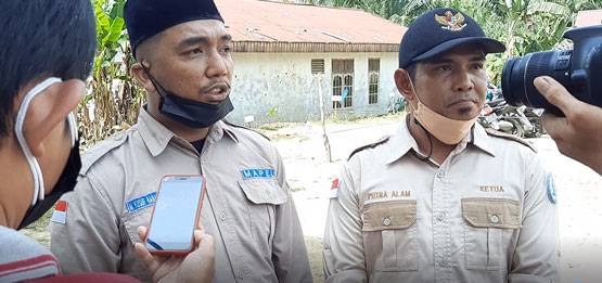 MAPEL Tanam 2000 Batang Pohon di Jalan Matoa dan Pinggiran Sungai Siak