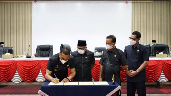 Pemkab dan DPRD Teken MoU KUA-PPAS APBD Kepulauan Meranti Tahun 2022