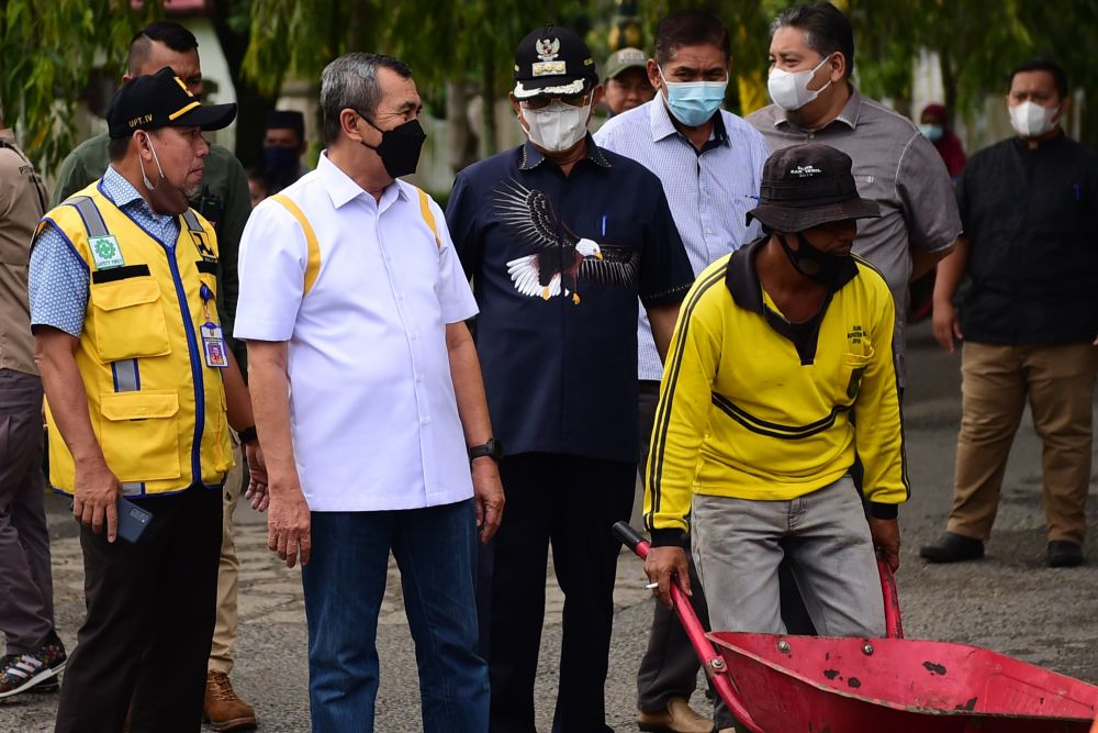 Peninjauan Padat Karya di Tembilahan, Ini Pesan Gubernur Riau untuk Bupati Inhil
