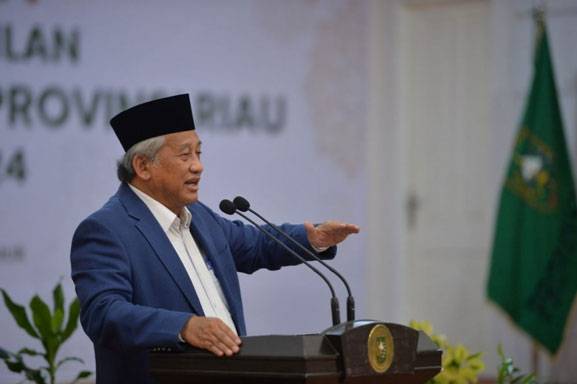 Muhammad Nuh Kukuhkan Pengurus BWI Riau, Ini Pesannya