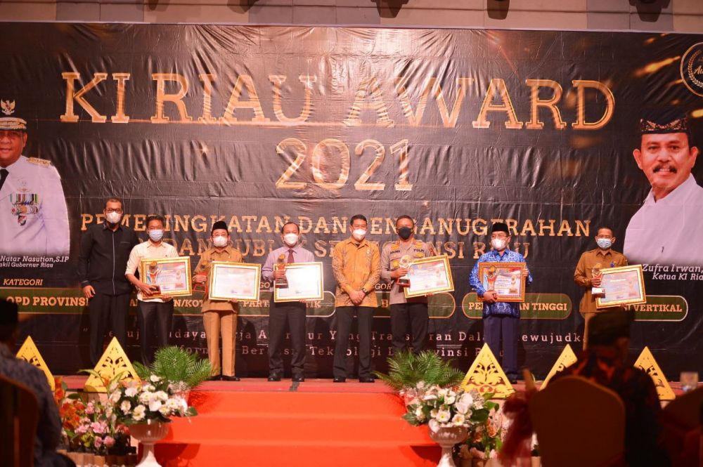 Ini Daftar Namanya, 6 Pimpinan Badan Publik Raih Penghargaan Khusus KI Riau