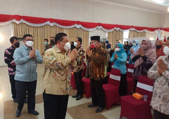 Sekdaprov Riau Lantik 103 Pejabat Fungsional