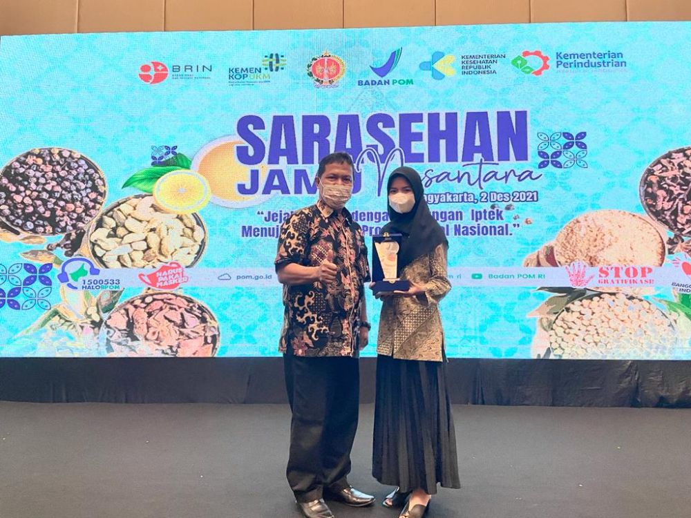 Siswi SMKN 1 Dumai Raih Juara 1 Kategori Suplemen Kesehatan dari BPOM RI