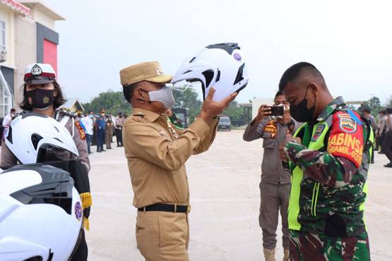 Wakil Bupati Ingatkan ASN dan Honorer Meranti Gunakan Helm Saat Berkendara