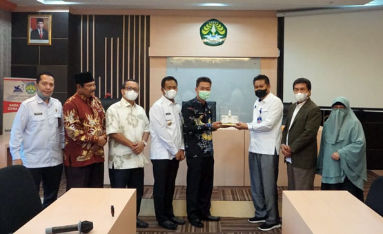 Bupati Rohil Audiensi dengan Rektor Universitas Riau Bahas Kerjasama Program Beasiswa