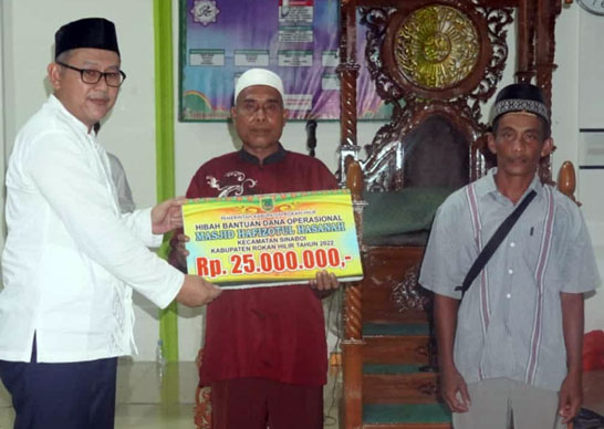 Safari Ramadhan di Sinaboi, Pemkab Rohil Salurkan Bantuan Operasional Rumah Ibadah