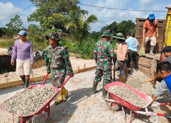 Di Hari Libur Satgas Pra TMMD ke 114 Kodim 0301/PBR Tetap Lakukan Aktifitas Sasaran Fisik