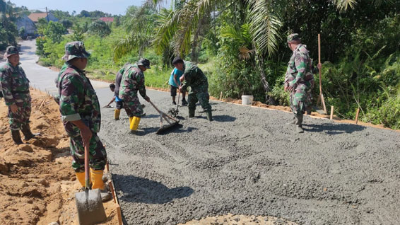 Satgas Pra TMMD ke 114 Terus Gesa Semenisasi Jalan Alhamdulillah