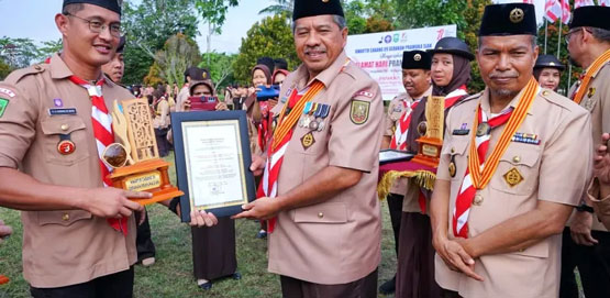 Peringati HUT Gerakan Pramuka Ke-61 dan Dirgahayu Ke-77 RI, Kwarcab Pramuka Siak Gelar Apel