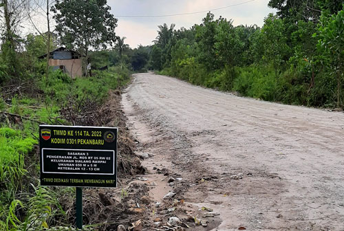 Pengerasan Jalan Ros Sentuh Hati Warga, Sasaran Prioritas TMMD ke 114 Kodim 0301//PBR