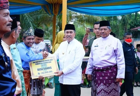 BUMKam dan Pemerintah Kampung di Siak Terima Bankeu Khusus Dari Pemprov Riau