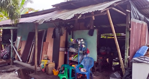 Meski Sementara Tinggal di Gubuk Bekas Kandang Kambing, Keluarga Ini Bersyukur Dapat Program RTLH TMMD 114 Kodim 0301/PBR