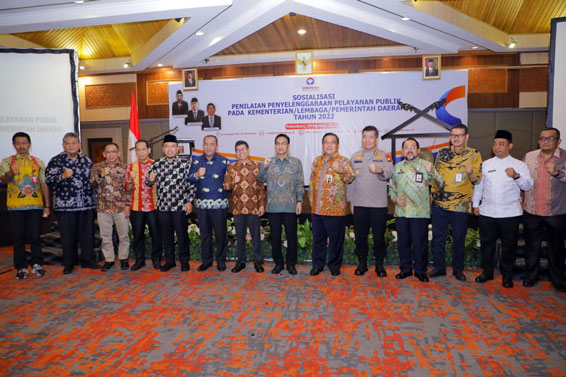 Tingkatkan Pelayanan, Wabup Siak Hadiri Sosialisasi Penilaian Pelayanan Publik