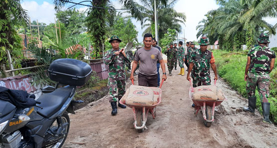 Sinergitas TNI-Polri Terbentuk di TMMD ke 114 Kodim 0301/PBR