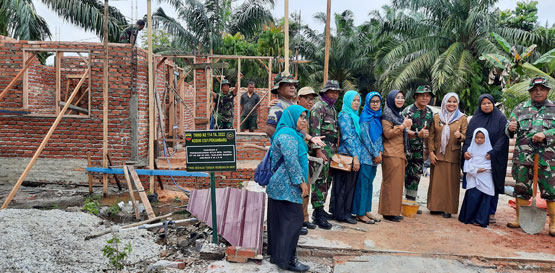 TNI-Polri dan Masyarakat Bersinergi di Sasaran 6 TMMD ke 114 Kodim 0301/PBR