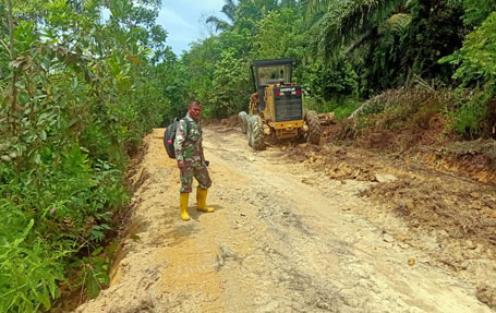 Pengerasan Jalan Lingkar Target Prioritas TMMD ke 114 Kodim 0301/Pbr