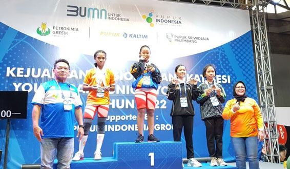 Atlet Riau Mulya Pratiwi Raih 3 Emas di Kejurnas Angkat Besi Junior