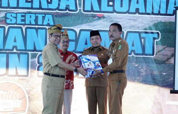 Pemprov Riau Lakukan Penilaian Evaluasi Kinerja Kecamatan 2022