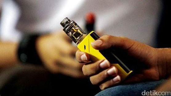Awas! Perokok Vape Rentan Alami "Paru-paru Popcorn"