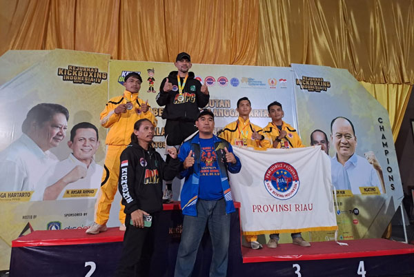 Mahasiswa STIE Syariah Bengkalis Juara 3 Kick Light Senior Putra Kejurnas Kick Boxing Indonesia IV