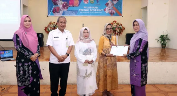 Pelatihan Ecoprint Dekranasda Kabupaten Siak Resmi Ditutup