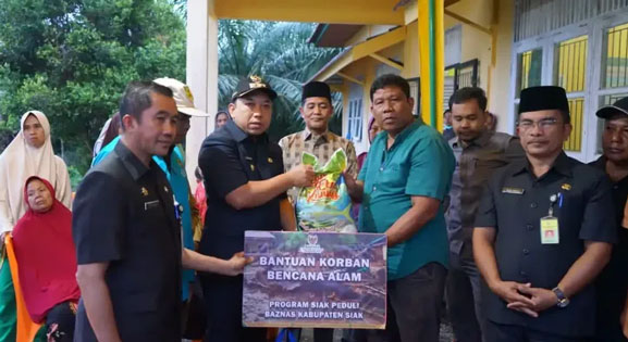 Temui Warga Korban Banjir, Wabup Husni Prihatin Kondisi Anak-Anak