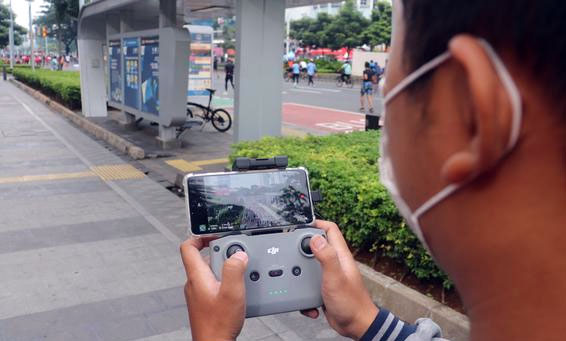 Gelar Operasi, Drone Pemprov DKI OTT Pembuang Sampah ke Sungai