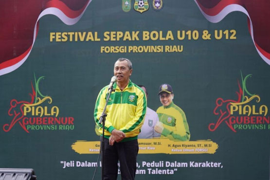 Festival Sepak Bola U-10 dan U-12 Resmi Dibuka, Ini Pesan Gubri