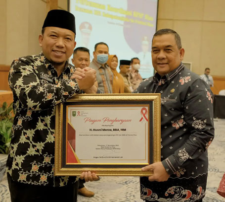 Rakorda KPA Se Provinsi Riau, Wabup Husni Raih Penghargaan Dari KPAP Riau