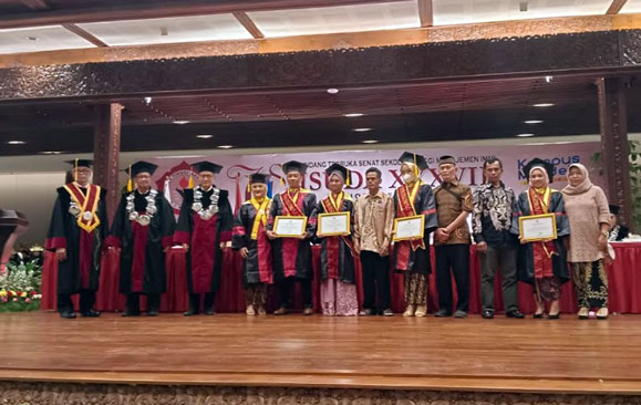 Luluskan 404 Wisudawan, STIMA IMMI Kukuhkan Guru Besar