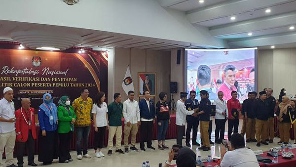 KPU Umumkan 17 Parpol Lolos Peserta Pemilu 2024