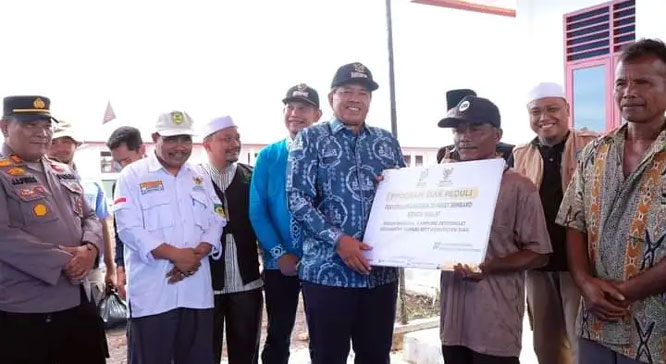 Resmikan Gedung Baru SMPN 2 Satap, Bupati Alfedri juga Letakan Batu Pertama Pembangunan Masjid Dusun Mungkal Kampung Penyengat