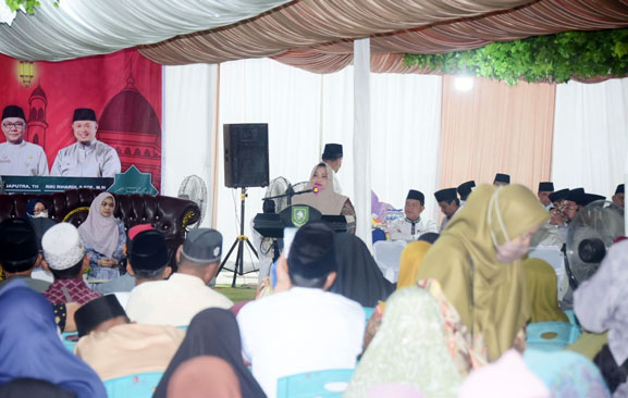 Safari Ramadhan Ke-9, Kasmarni Ajak Masyarakat Mandau Tetap Kompak dan Sinergi Bangun Negeri