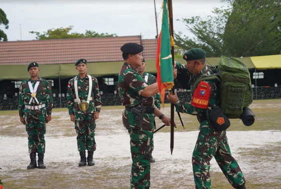 Panglima TNI Berangkatkan 555 Pajurit Yonif Raider 631/Antang