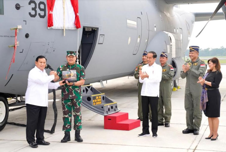 Panglima TNI Terima Pesawat C-130J-30 Super Hercules dari Menhan RI