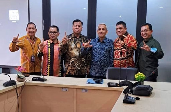 Perjuangkan Kebutuhan Kayu Jalur, Plt Bupati Kuansing Datangi KLHK