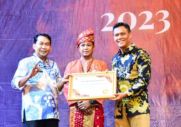 Pemkab Bengkalis Terima Penghargaan di Ajang Seroja Award 2023