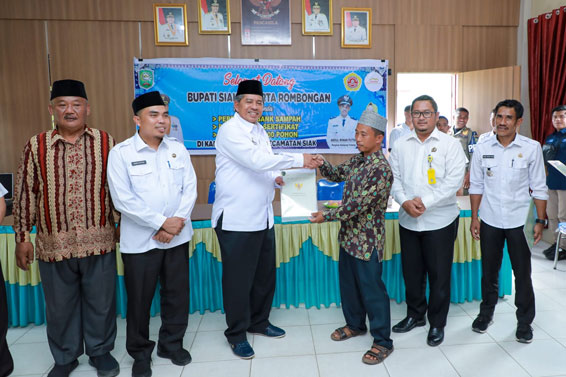Bupati Siak Serahkan 198 Sertifikat Tanah Program PTSL