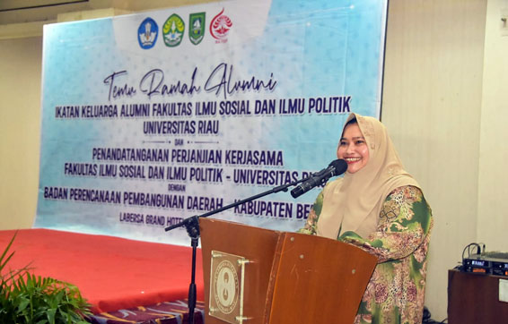 Pererat Ukhuwah dan Banggakan Almamater, Bupati Kasmarni Hadiri Temu Ramah IKA FISIP UNRI