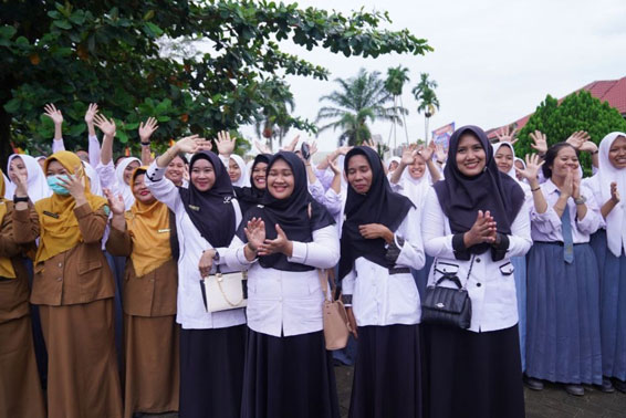 Pemprov Riau Sudah Transfer Gaji Guru Bantu Untuk 5 Kabupaten Kota