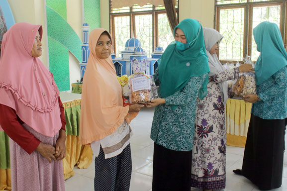 Inarah, Bersyukur Dapat Rezeki Tak Disangka dari Ketua TP PKK Siak