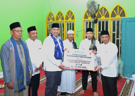 Bupati dan Wakil Bupati Siak Tutup Safari Ramadhan 1444 H di Kampung Lubuk Umbut Kecamatan Sungai Mandau