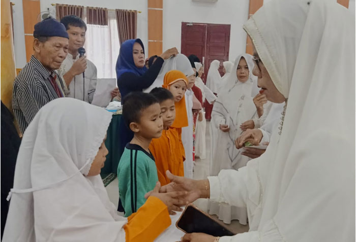 Penutupan Pesantren Kilat, UPT SDN 035 Tarai Bangun Santuni Anak Yatim Piatu