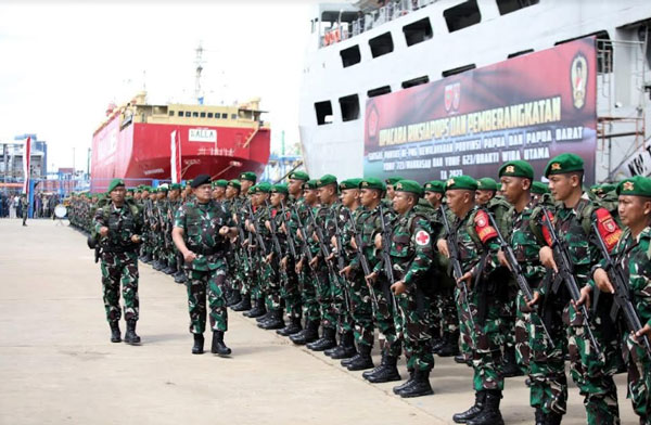 Panglima TNI Lepas Keberangkatan Yonif 721/Makassau dan Yonif 623/Bhakti Wira Utama Laksanakan Tugas LOperasi Pamtas RI-PNG