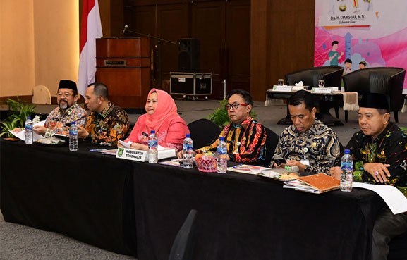 Diapresiasi Tim Penguji, Bupati Kasmarni Paparkan Langsung Inovasi Turunkan Stunting