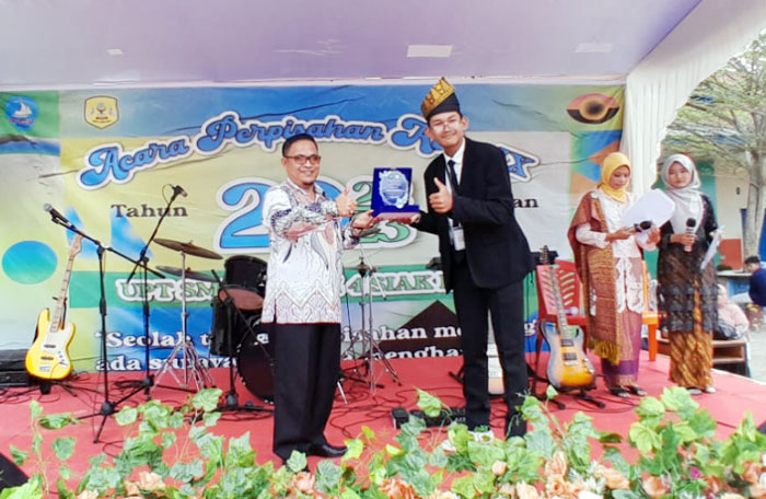 OSIS SMPN 4 Siak Hulu Sukses Gelar Acara Pelepasan Siswa Kelas IX