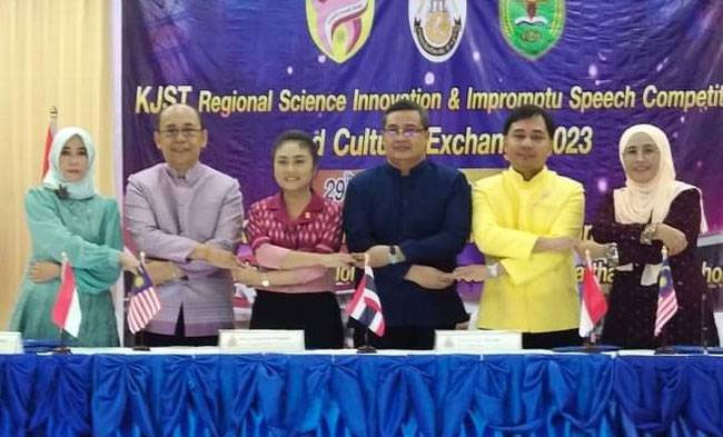 UPT SMPN 1 Bangkinang Kota Teken MoU dengan Sekolah Thailand dan Malaysia