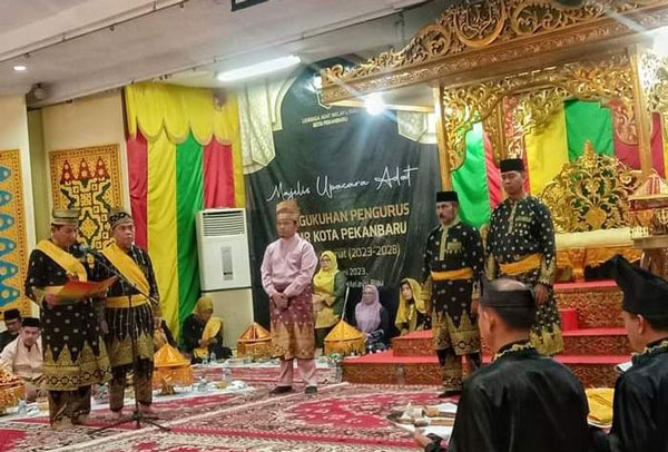 Kukuhkan Pengurus LAM Kota Pekanbaru Periode 2023-2028, Ini Pesan Datuk Seri Marjohan