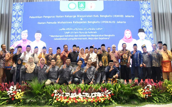 Bupati Bengkalis Lantik Pengurus IKMKB dan IPEMALIS Jakarta