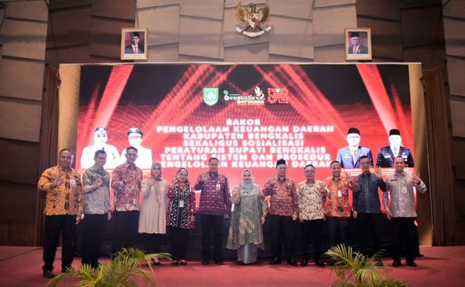 Bupati Kasmarni Buka Rakor dan Sosialisasi Perbup Pengelolaan Keuangan Daerah